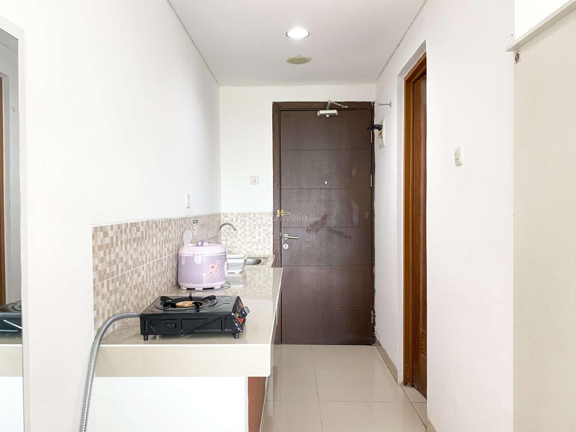 Minimalist Studio At Enviro Apartment By Travelio Cikarang Exterior photo